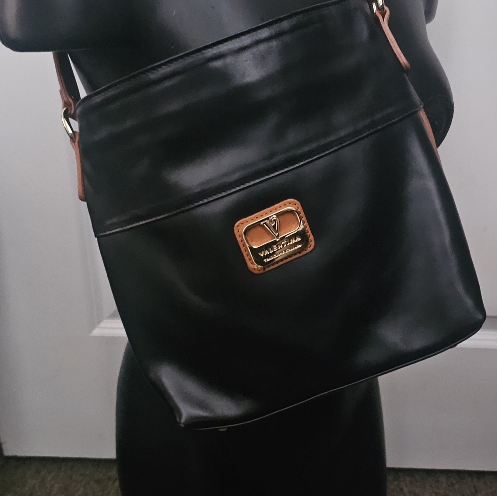 Valentina smooth leather shoulder tote